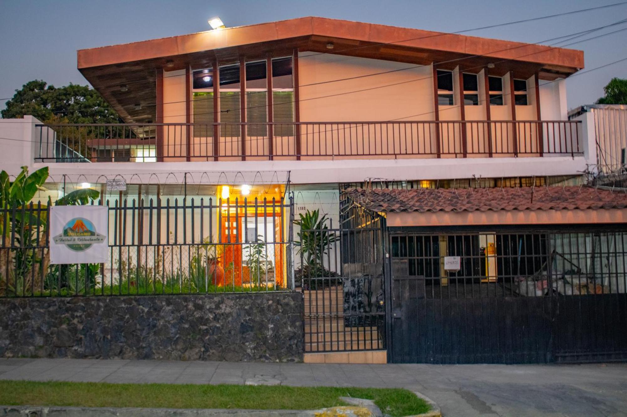 Volcano Hostal Y Restaurante Сан Салвадор Екстериор снимка